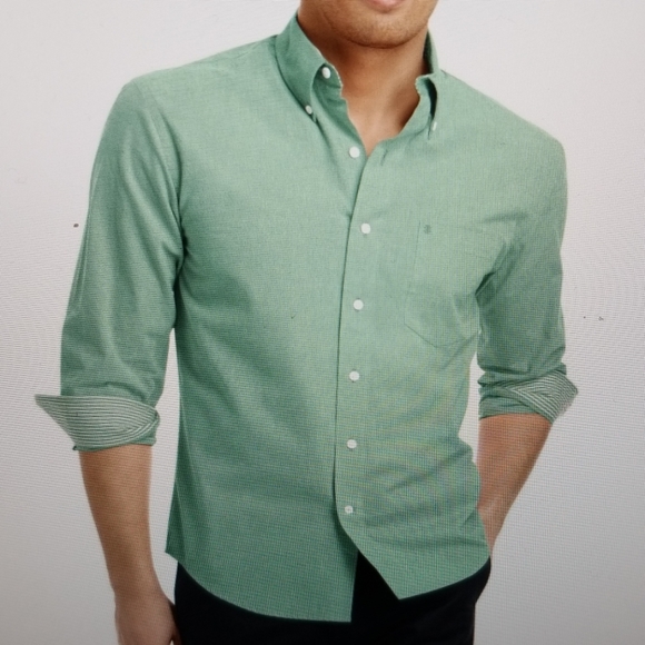 Izod Other - IZOD Men's Medium button down shirt